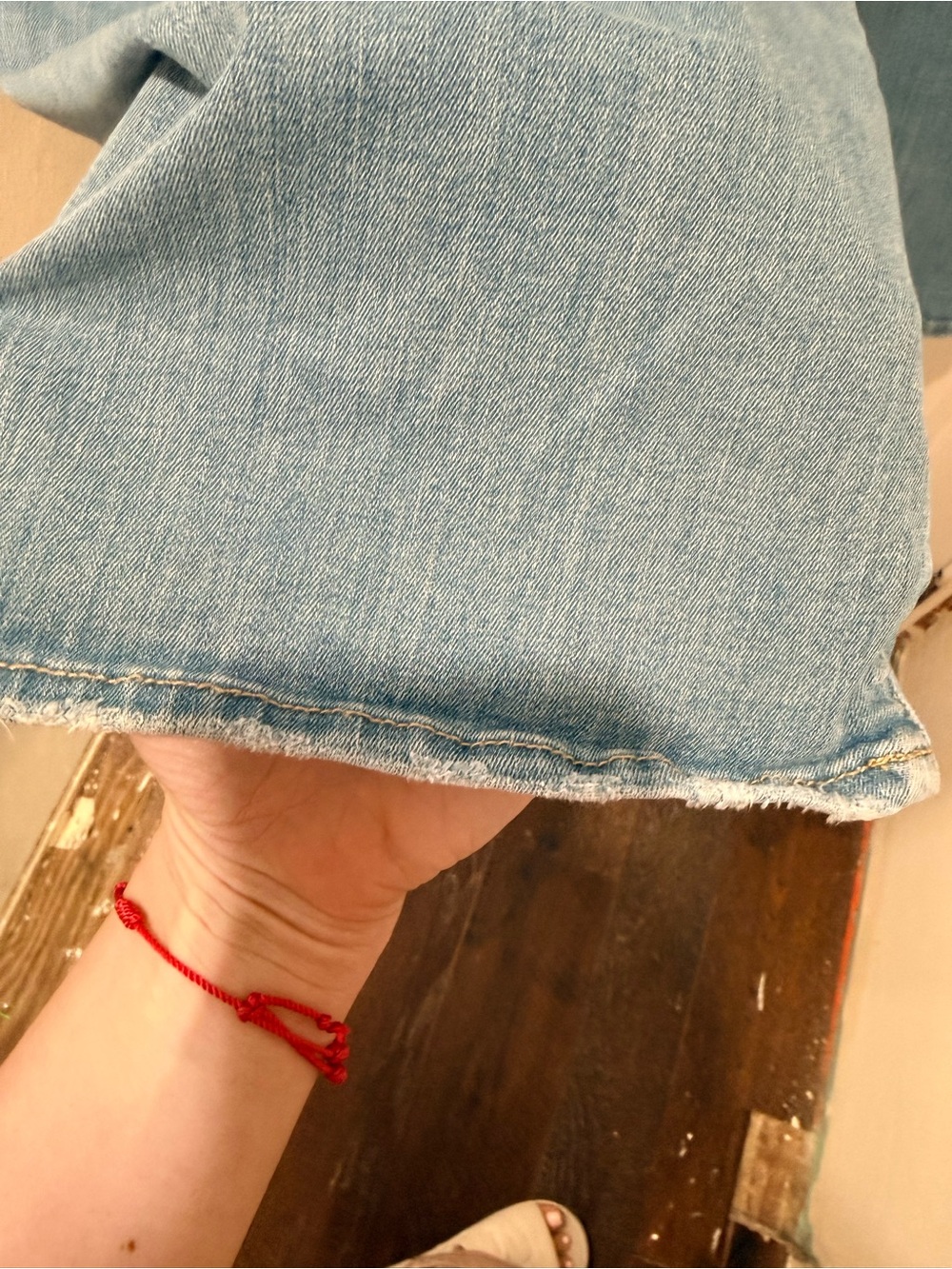 Frame Denim Light Wash Wide Leg Jeans - Picture 4 of 5